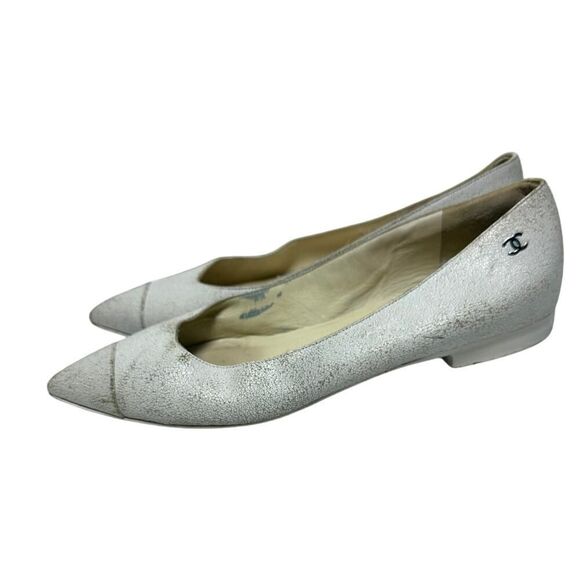 CHANEL 2014 White Distressed Leather Pointed Toe Ballet Flats Sz. 38 (US 7-7.5) - Picture 10 of 12